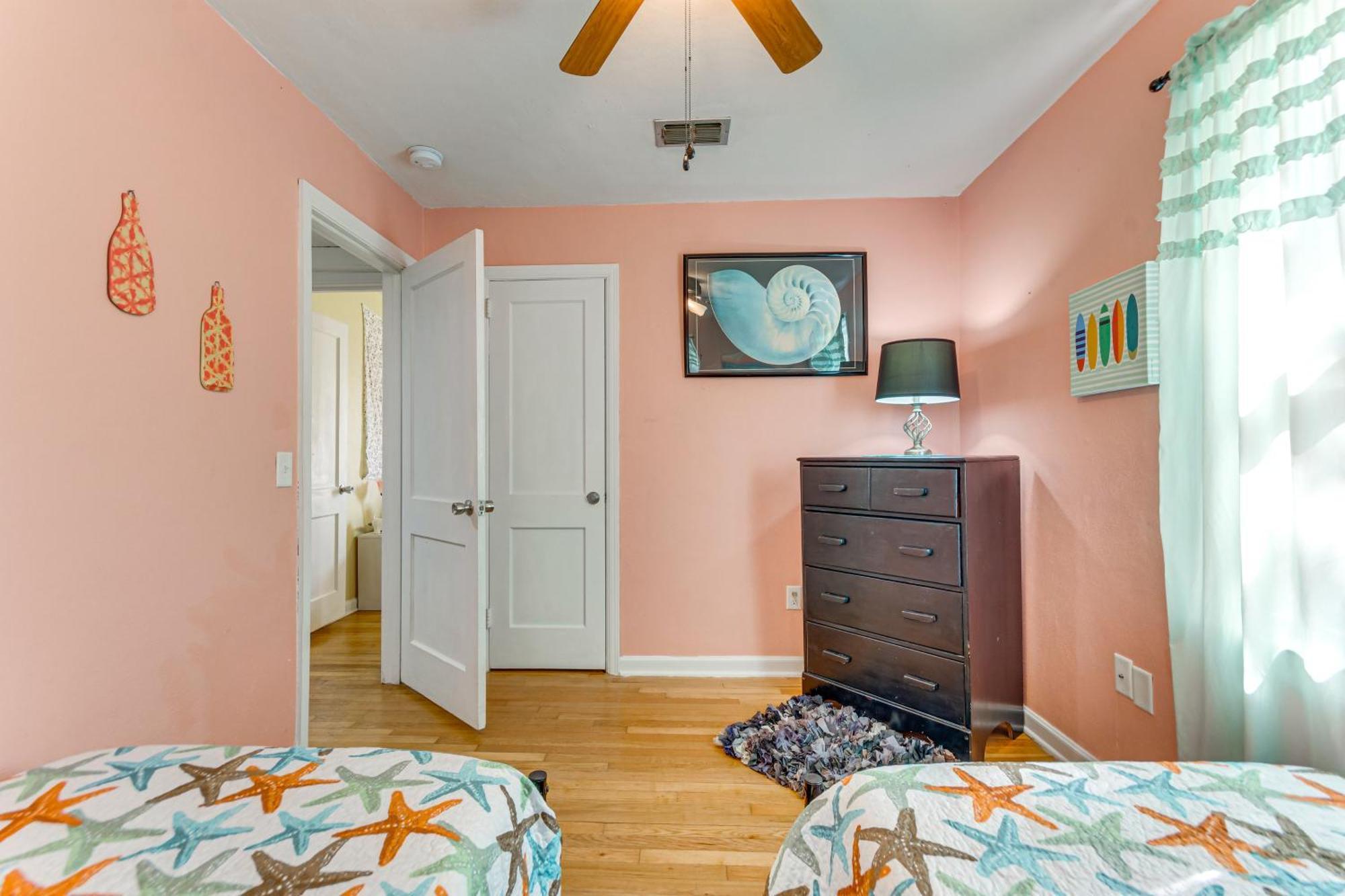 Fort Walton Coastal Retreat With Yard Walk To Beach フォート・ウォルトン・ビーチ エクステリア 写真