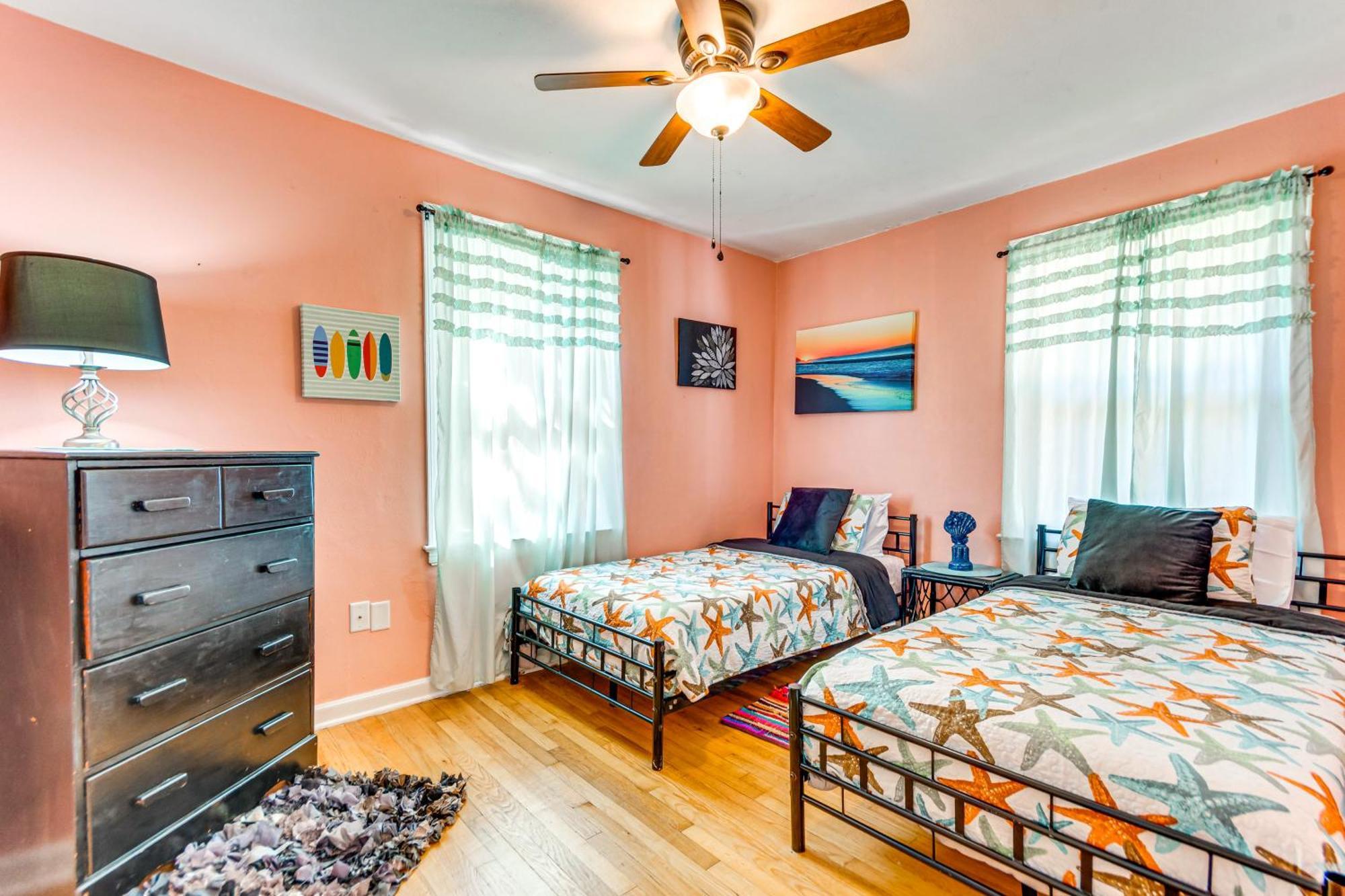 Fort Walton Coastal Retreat With Yard Walk To Beach フォート・ウォルトン・ビーチ エクステリア 写真