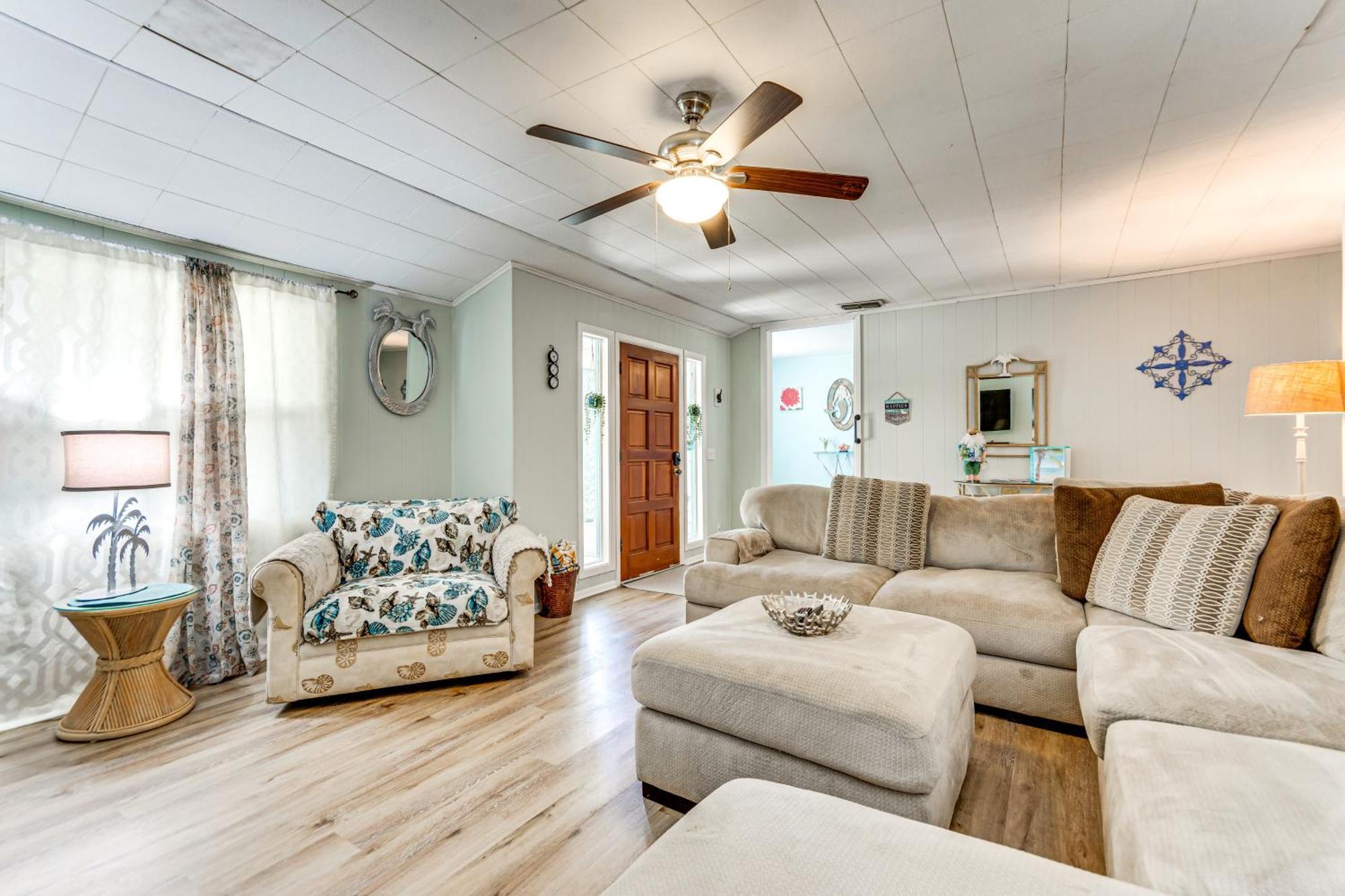 Fort Walton Coastal Retreat With Yard Walk To Beach フォート・ウォルトン・ビーチ エクステリア 写真