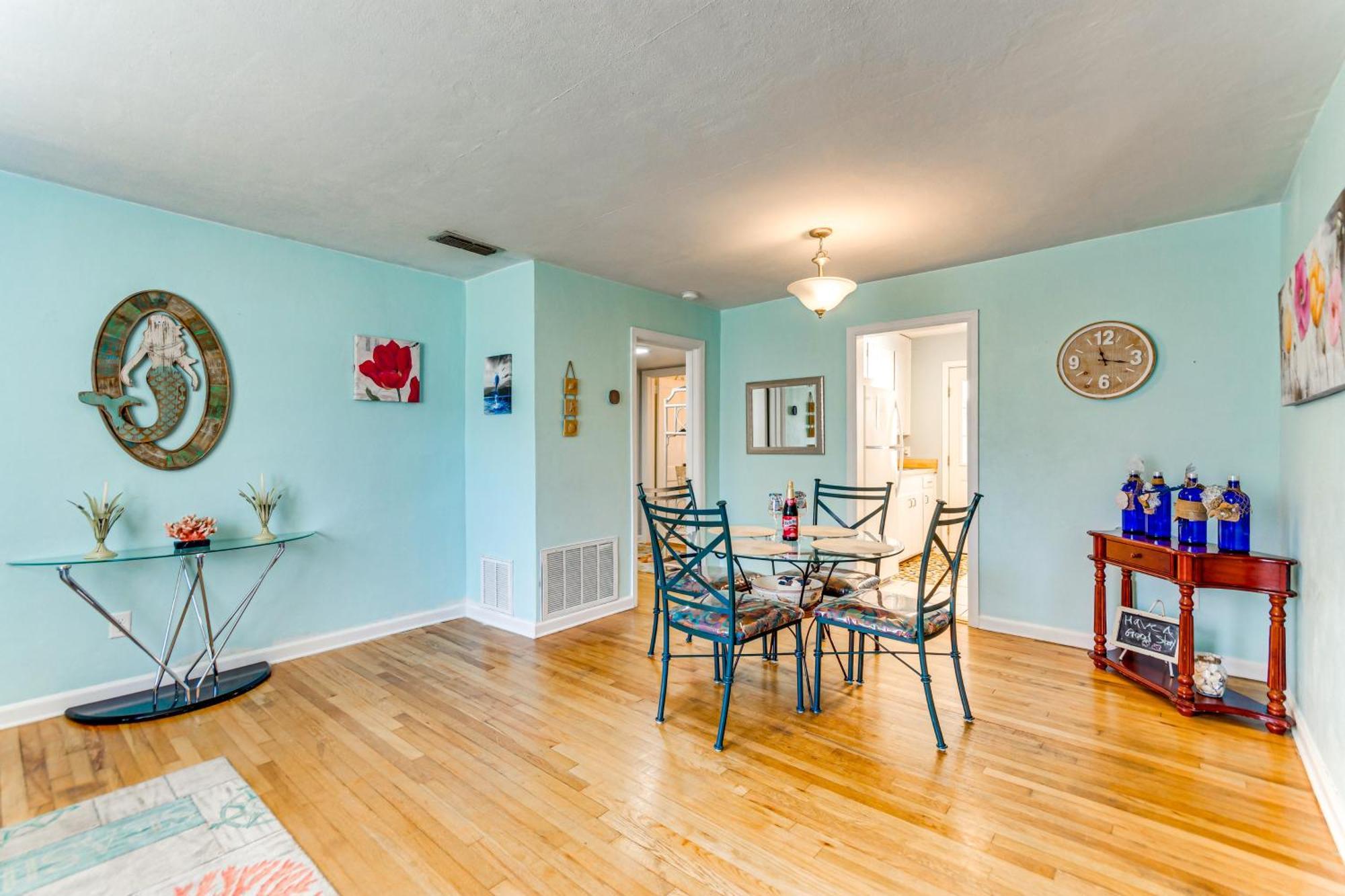 Fort Walton Coastal Retreat With Yard Walk To Beach フォート・ウォルトン・ビーチ エクステリア 写真
